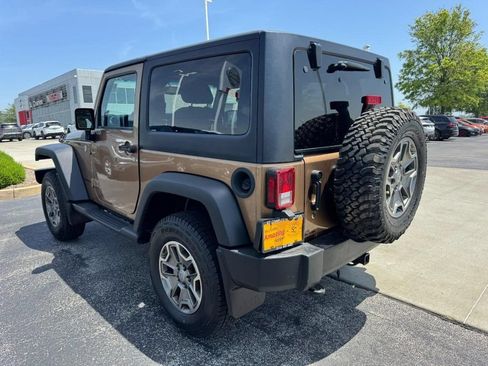 Used 2015 Jeep Wrangler Rubicon w/ Dual Top Group AWD/4WD image 5