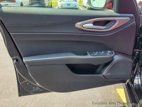 New 2025 Alfa Romeo Giulia AWD w/ Veloce Package AWD image 18