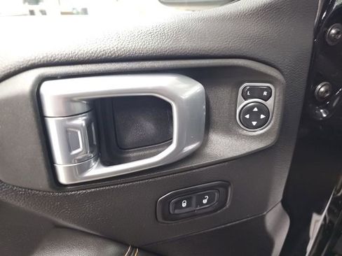 Used 2024 Jeep Wrangler Unlimited Sahara w/ Technology Group image 13