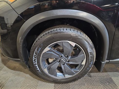 Used 2024 Nissan Rogue SV w/ SV Premium Package AWD/4WD image 19