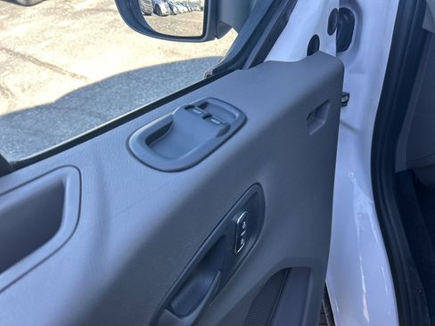 Certified 2023 Ford Transit 350 XLT RWD image 17