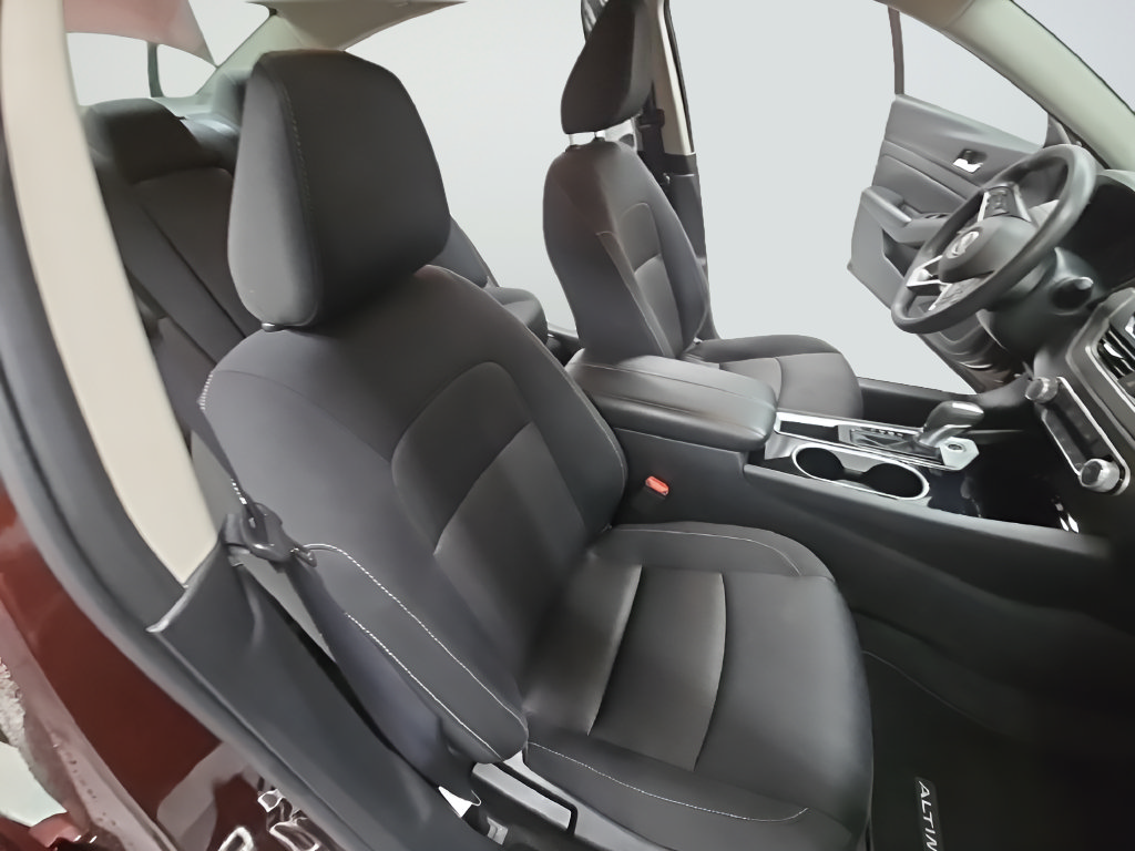 Used 2024 Nissan Altima 2.5 SV FWD image 27