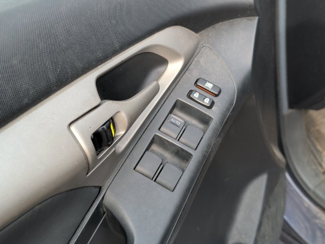 Used 2009 Pontiac Vibe GT FWD image 12