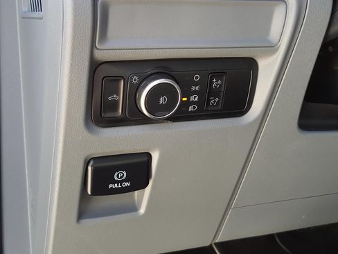 Used 2024 Ford F150 XLT AWD/4WD image 18