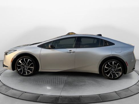 Certified 2026 Toyota Prius Plug-In Hybrid FWD image 4