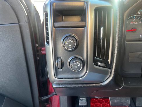 Used 2018 Chevrolet Silverado 1500 LT w/ Texas Edition image 22