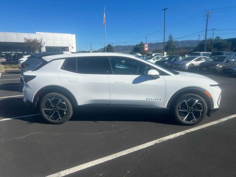 New 2026 Chevrolet Equinox EV LT image 5