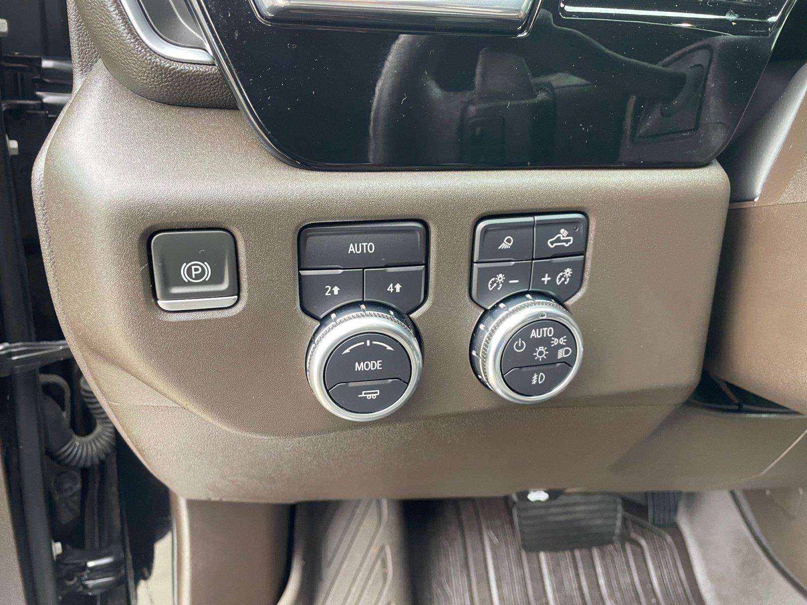 Used 2023 GMC Sierra 1500 SLT w/ SLT Premium Plus Package AWD/4WD image 19