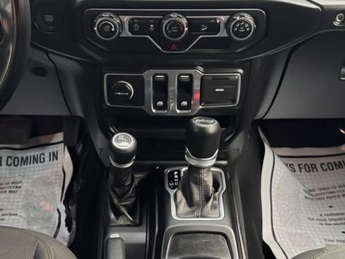 Used 2018 Jeep Wrangler Sport image 17