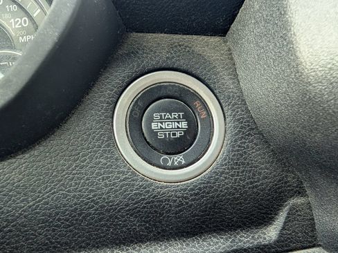 Used 2023 RAM 2500 Tradesman w/ Chrome Appearance Group AWD/4WD image 15