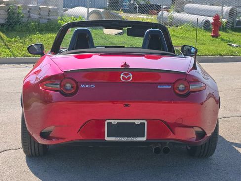 Used 2024 MAZDA MX-5 Miata Club w/ Interior Package RWD image 9