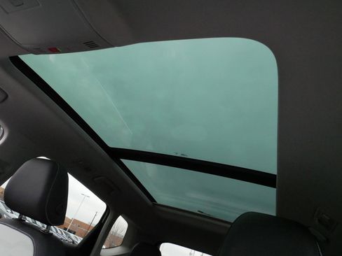 Certified 2025 Volkswagen Taos SEL image 32