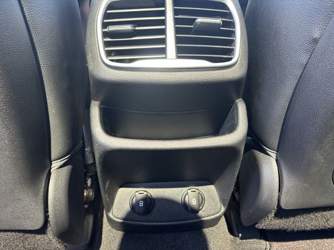 Used 2019 Hyundai Santa Fe Limited image 12