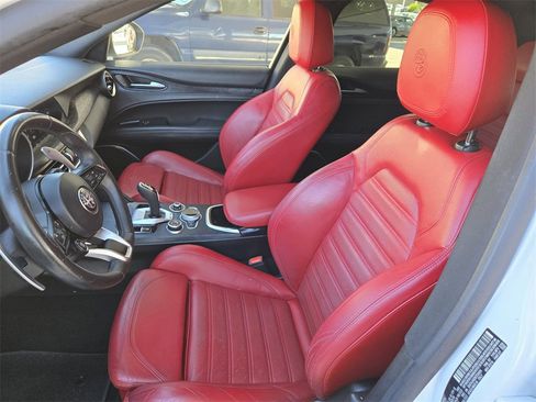 Used 2022 Alfa Romeo Stelvio Sprint image 27