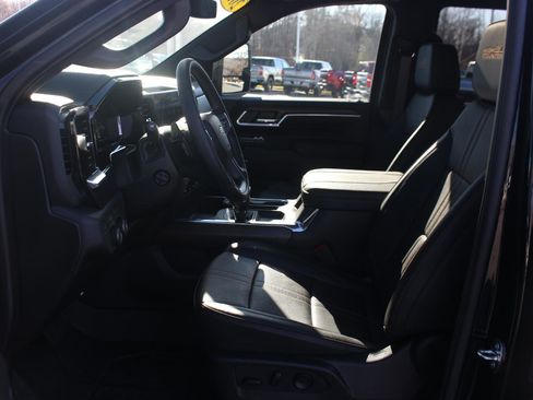 Used 2024 Chevrolet Silverado 1500 High Country w/ High Country Premium Package image 15