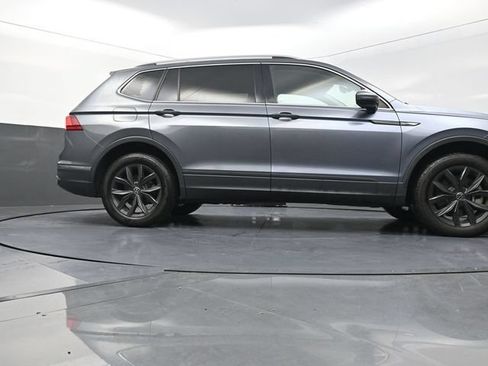 Used 2024 Volkswagen Tiguan SE AWD/4WD image 38