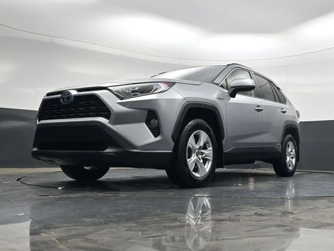 Used 2019 Toyota RAV4 XLE w/ Convenience Package AWD/4WD image 29