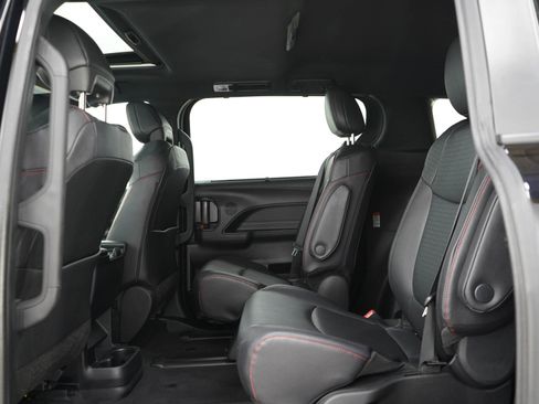 Used 2025 Toyota Sienna XSE AWD/4WD image 16
