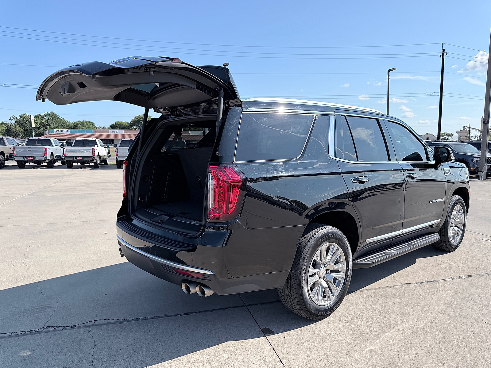 Used 2024 GMC Yukon Denali AWD/4WD image 19