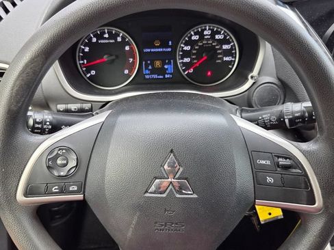 Used 2020 Mitsubishi Eclipse Cross ES FWD image 18