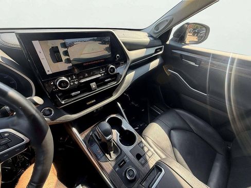 Used 2023 Toyota Highlander Limited AWD/4WD image 20