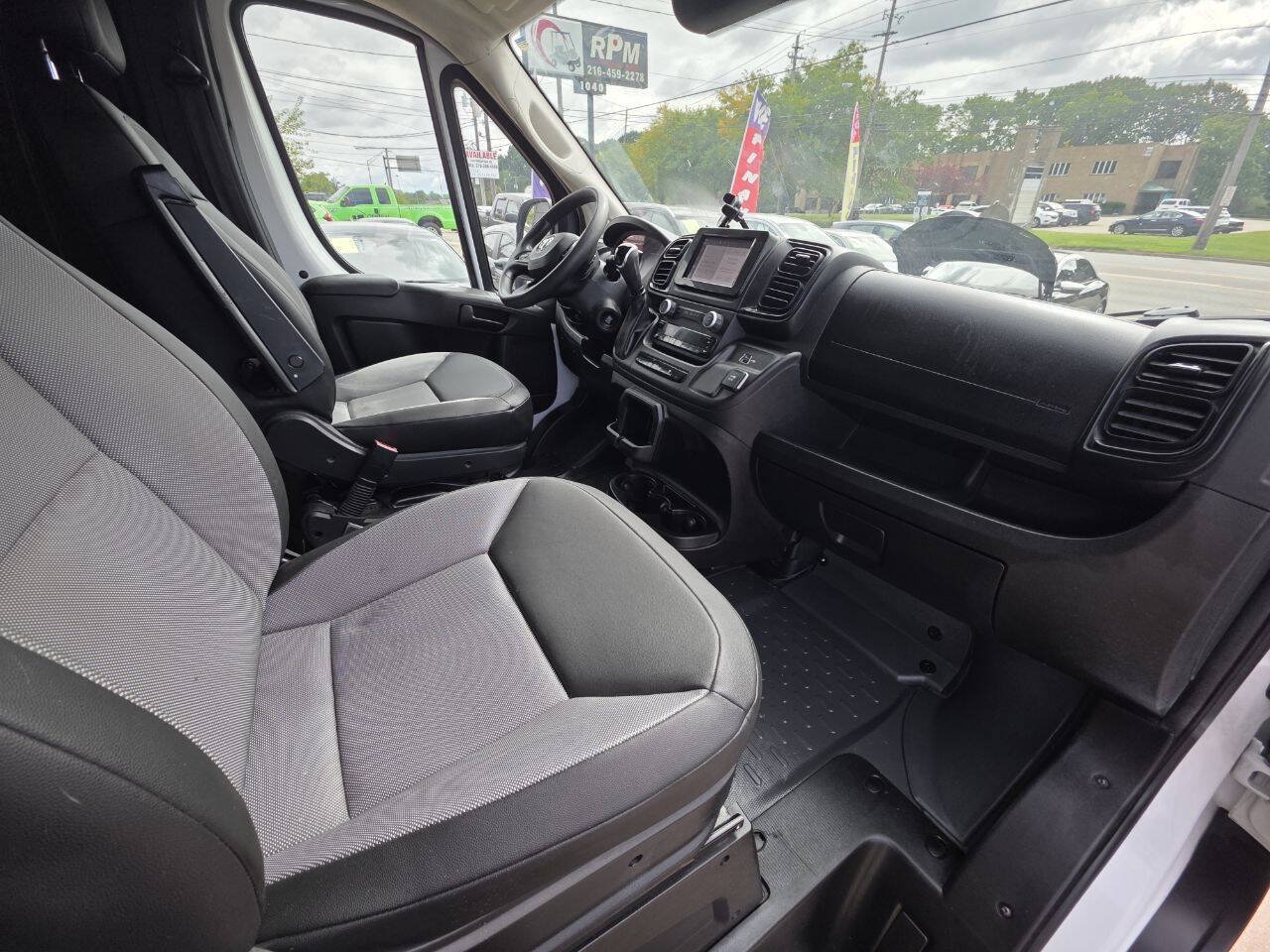 Used 2024 RAM ProMaster 2500 w/ Convenience Group FWD image 9