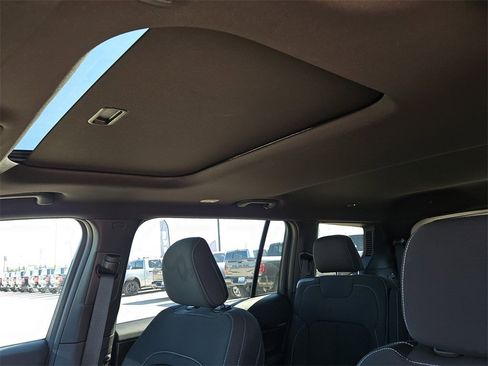 New 2025 Jeep Grand Cherokee L Laredo w/ Luxury Tech Group I image 19