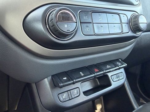 Used 2017 Chevrolet Colorado Z71 image 21