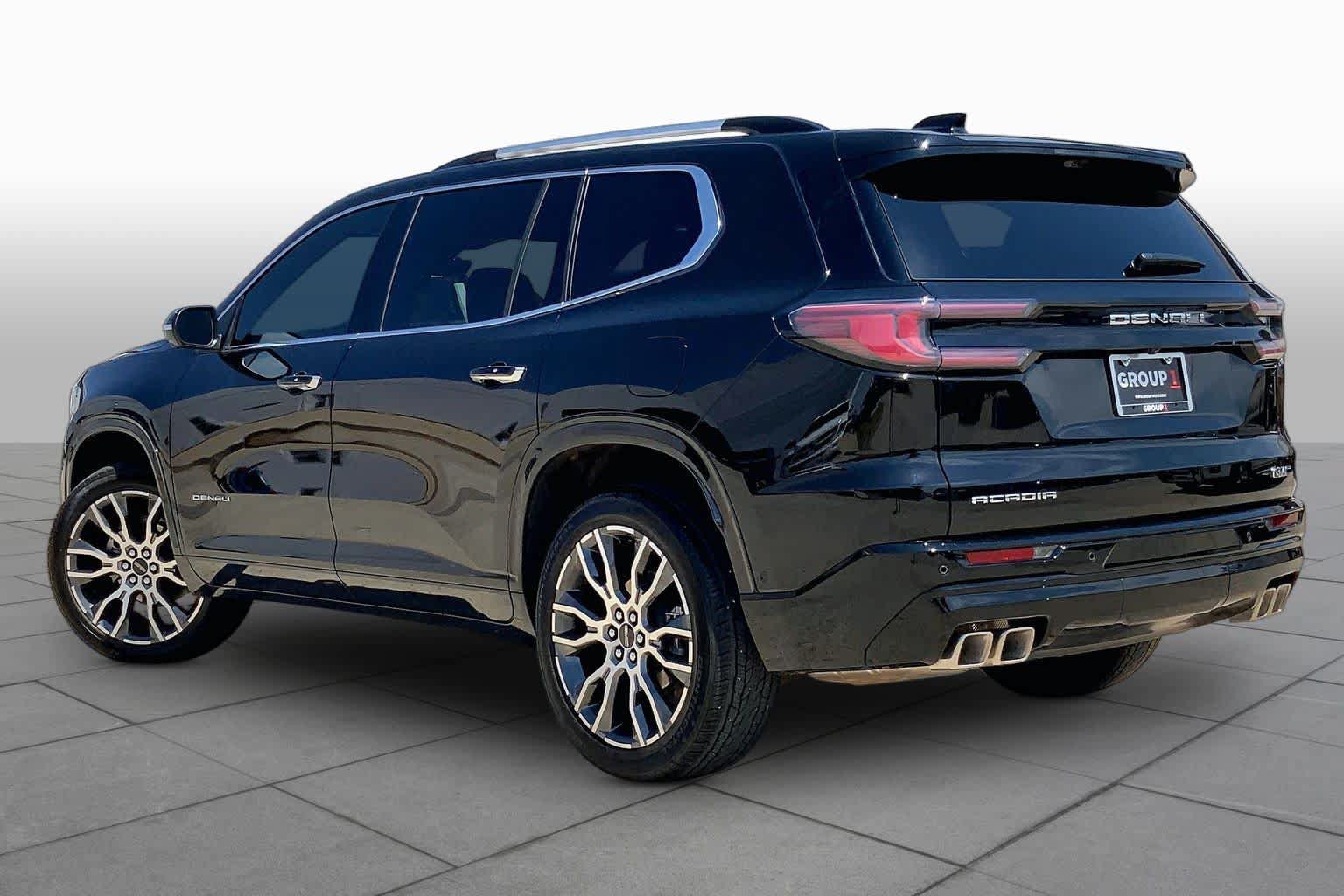 Certified 2026 GMC Acadia Denali Ultimate w/ LPO, Floor Liner Package FWD image 12