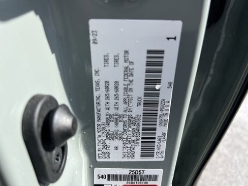 Used 2024 Toyota Tundra Platinum image 28