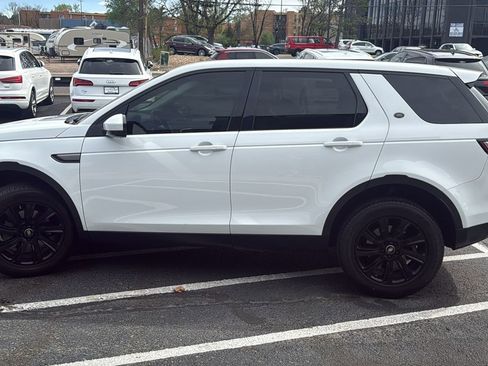 Used 2018 Land Rover Discovery Sport SE AWD/4WD image 6