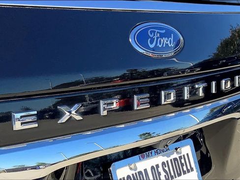 Certified 2022 Ford Expedition Limited AWD/4WD image 9