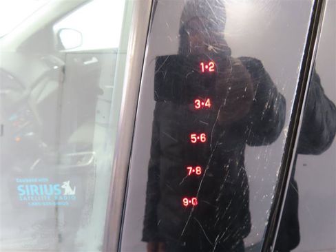 Used 2017 Ford Escape SE w/ Equipment Group 201A FWD image 6