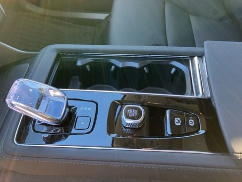 New 2026 Volvo XC90 B5 Plus w/ Protection Package image 32