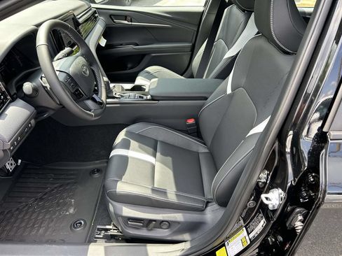 New 2026 Toyota Camry SE FWD image 13