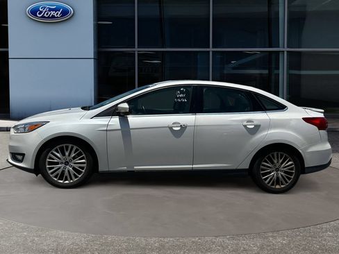 Used 2015 Ford Focus Titanium w/ Titanium Technology Package FWD image 8