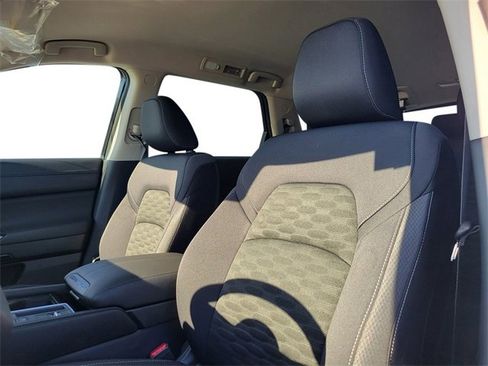 New 2025 Nissan Pathfinder SV image 28