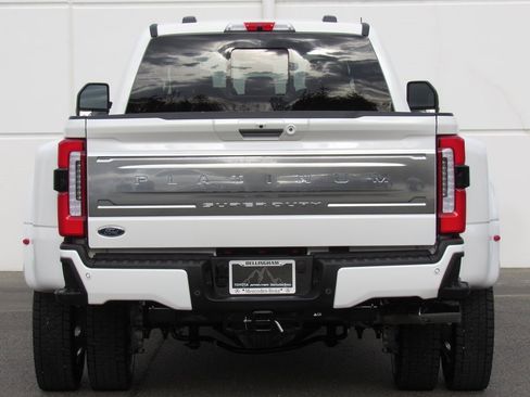 Used 2024 Ford F450 Platinum w/ FX4 Off-Road Package image 7