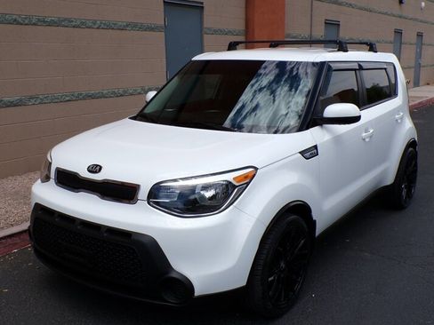 Used 2015 Kia Soul FWD image 3