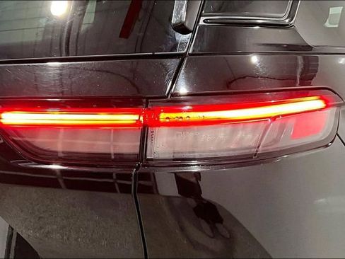 Used 2023 Jeep Grand Cherokee Limited w/ Luxury Tech Group II image 25