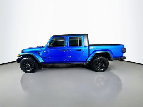 Used 2021 Jeep Gladiator Sport AWD/4WD image 11