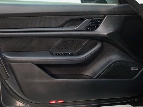 Used 2021 Porsche Taycan 4S w/ Premium Package image 16