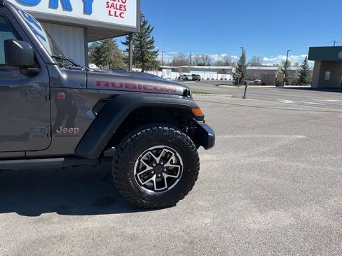 Used 2025 Jeep Wrangler Unlimited Rubicon AWD/4WD image 13