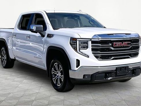 Used 2025 GMC Sierra 1500 SLT image 1
