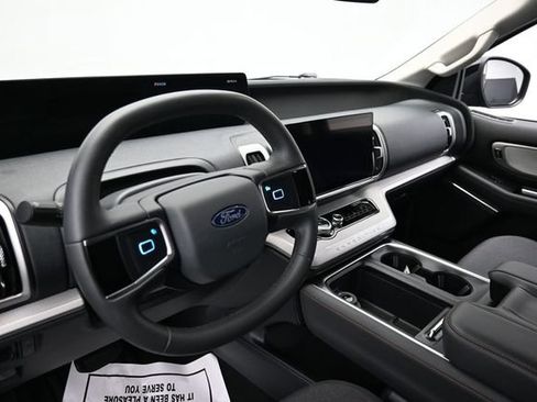 Certified 2025 Ford Expedition Active RWD image 23