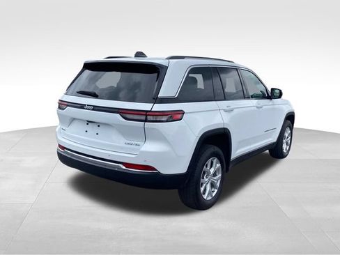 Used 2023 Jeep Grand Cherokee Limited AWD/4WD image 3