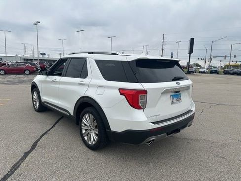 Used 2021 Ford Explorer Limited w/ Equipment Group 301A AWD/4WD image 3