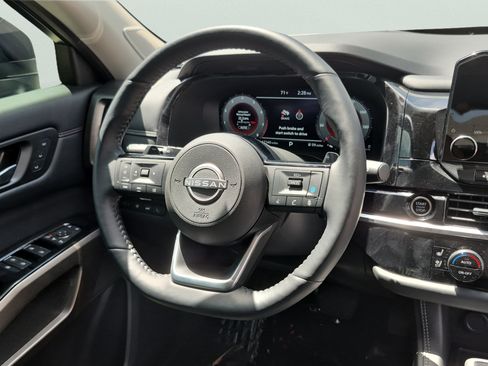 Used 2024 Nissan Pathfinder Platinum AWD/4WD image 21