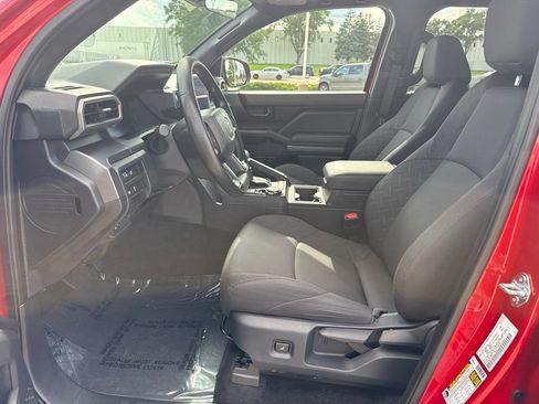 Certified 2025 Toyota Tacoma SR5 AWD/4WD image 7