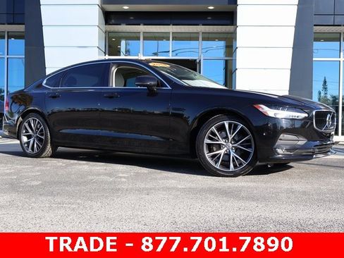 Used 2018 Volvo S90 T5 Momentum w/ Convenience Package image 2